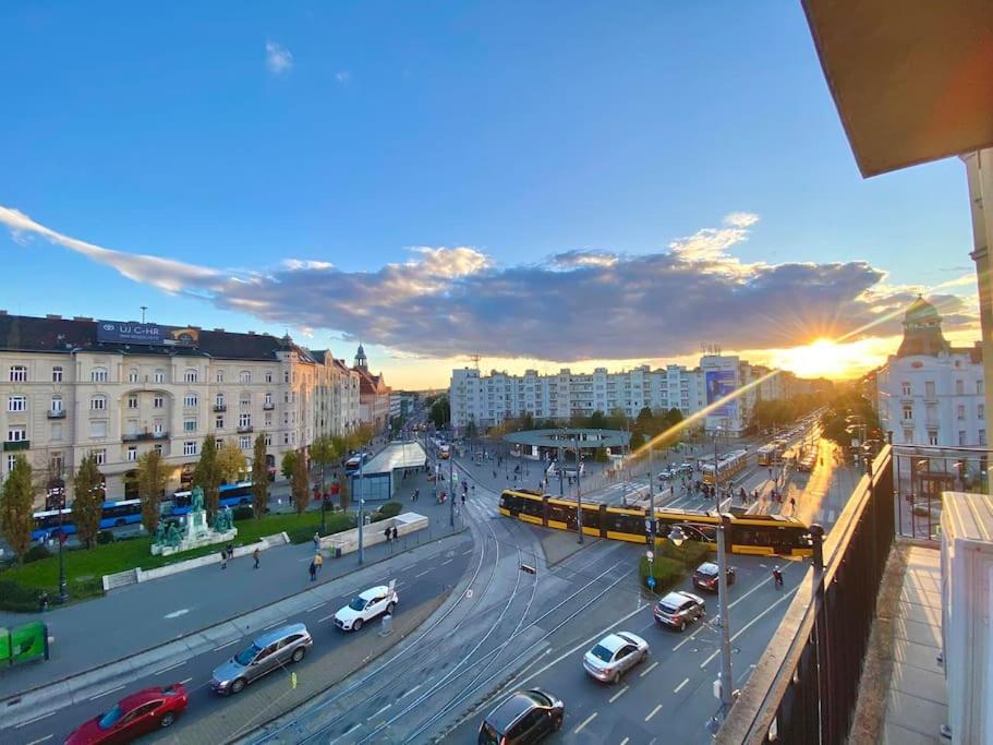 Luxury Buda Apartment Budapest Exterior photo